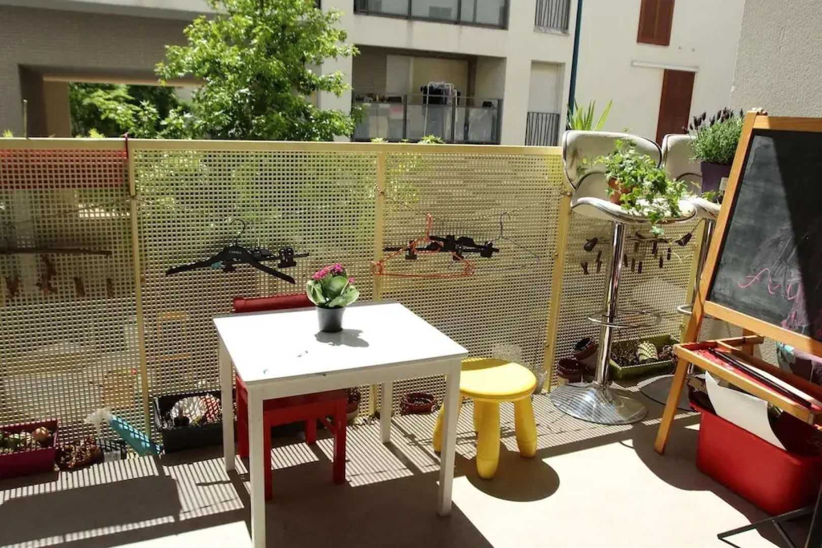 Beautiful Apartment With Balcony Near Paris