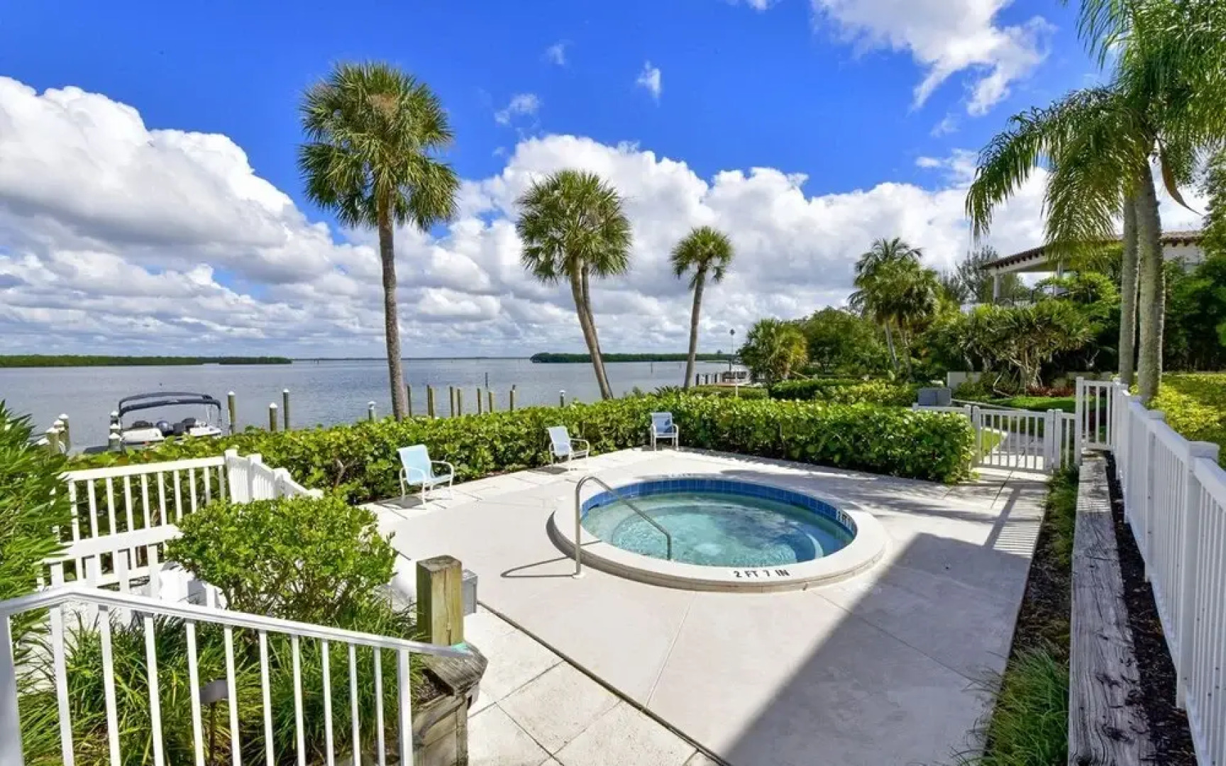 Harbor Villa Club 305