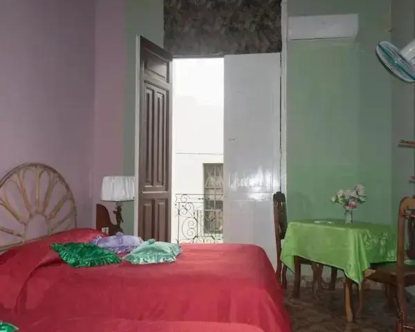 Leidys and Friends Rooms