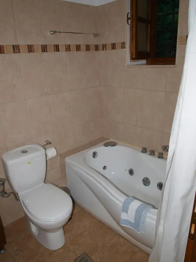 Heliodora Deluxe Triple Room 6