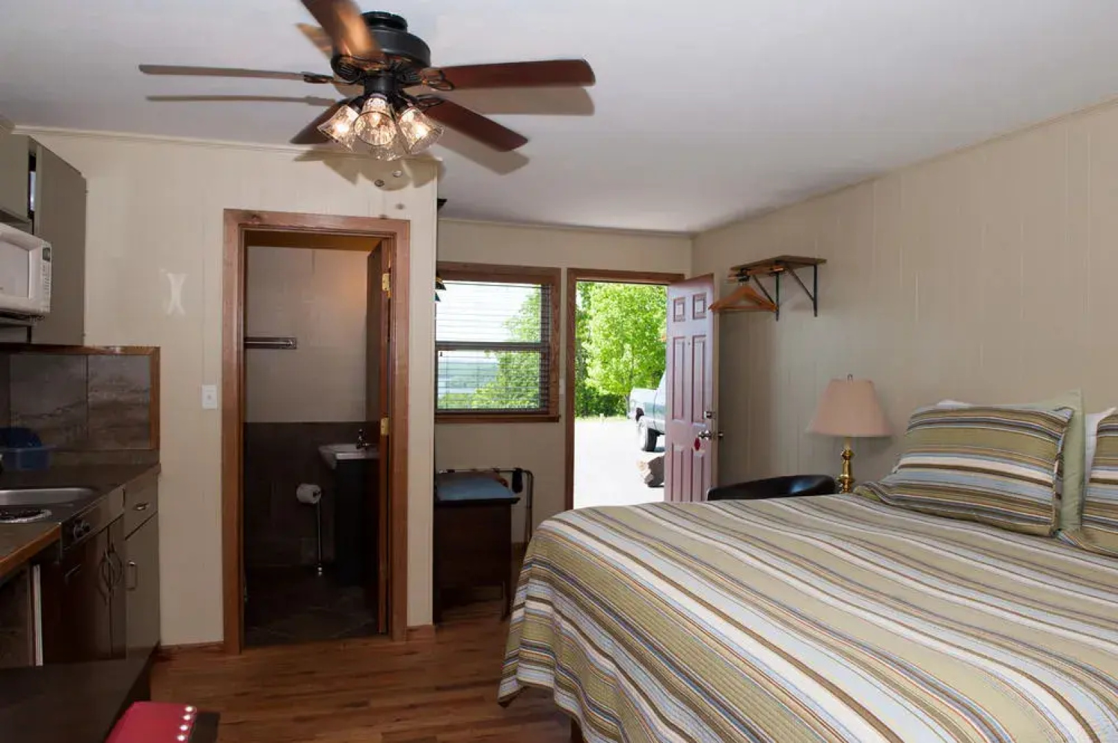 Beaver Lakeview Resort