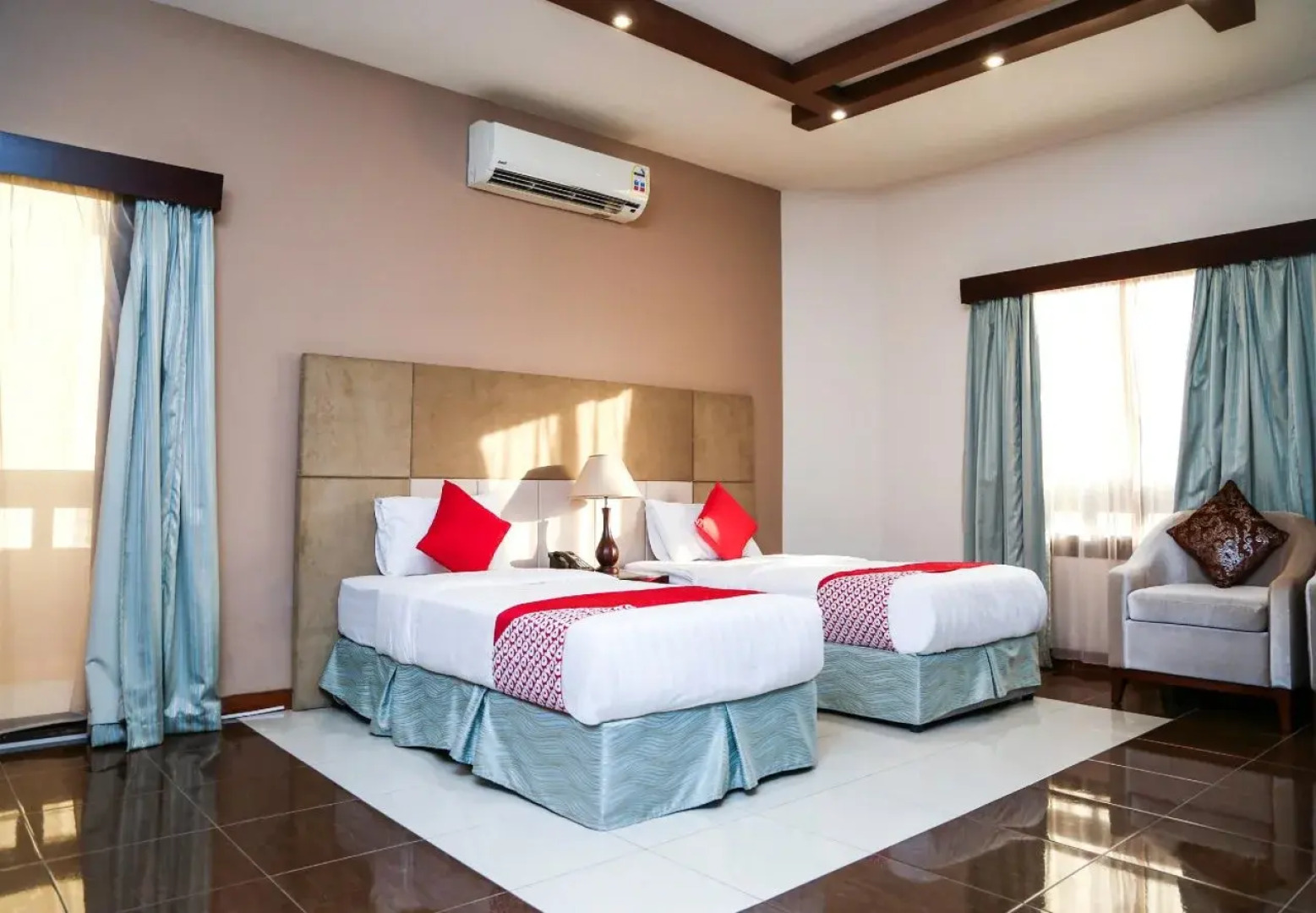 OYO 130 Night Inn Hotel