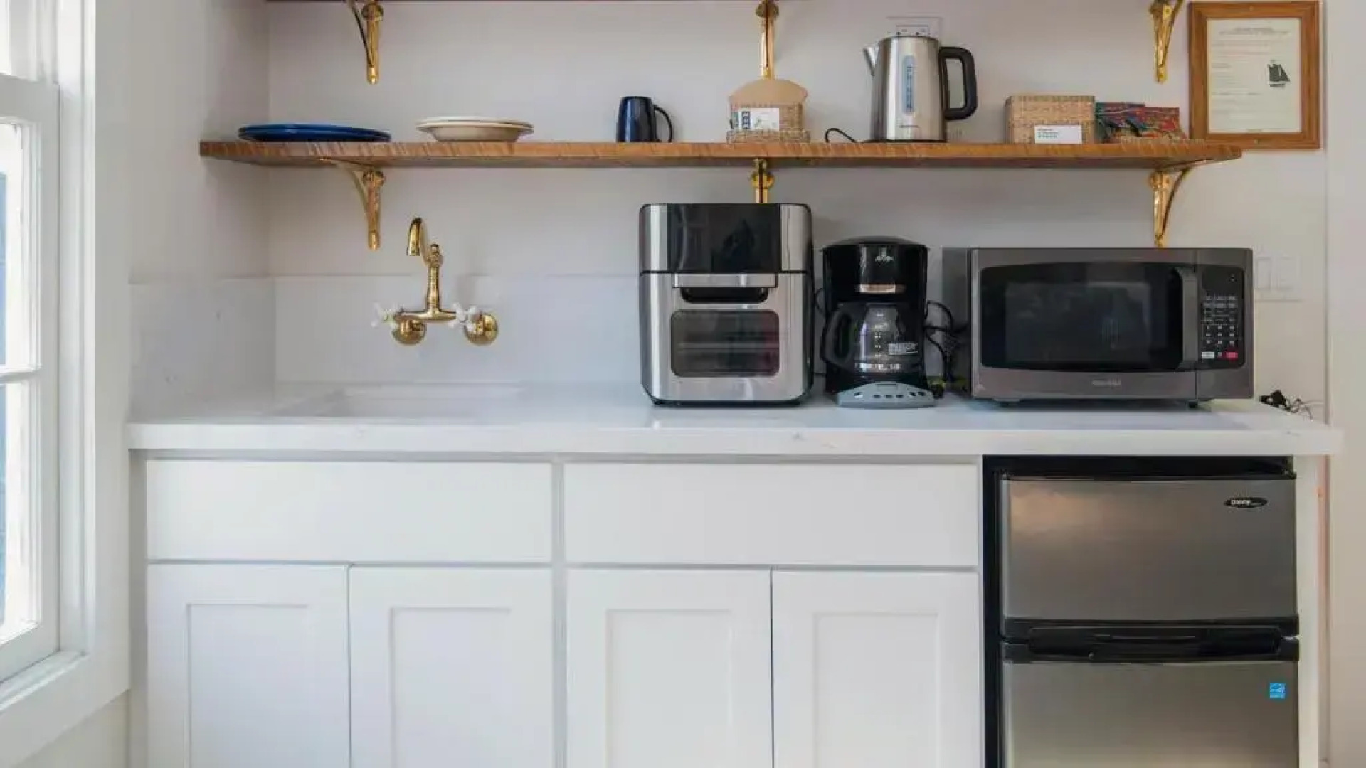 Smiley's Saloon & Hotel