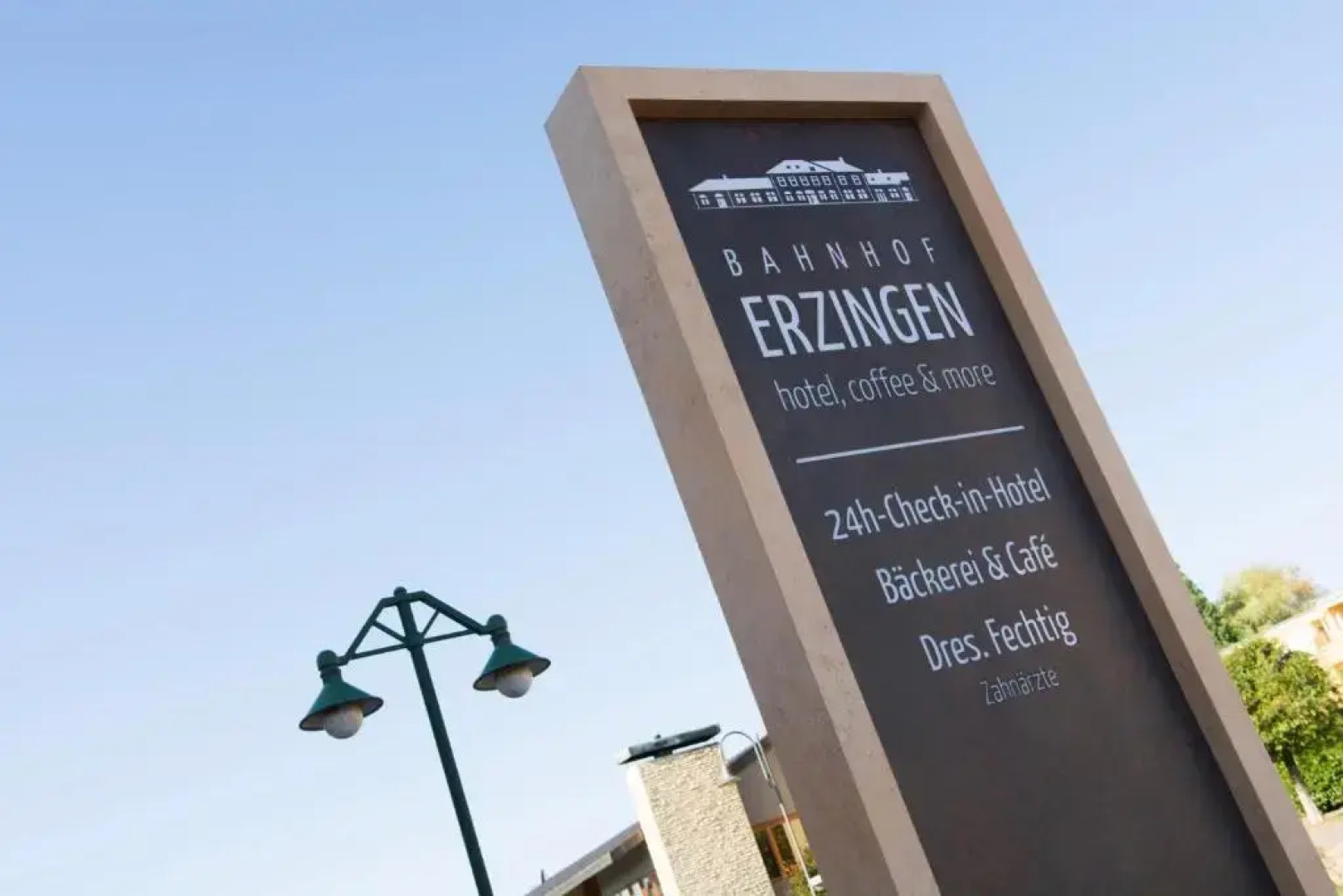 Bahnhof ERZINGEN hotel coffee  & more