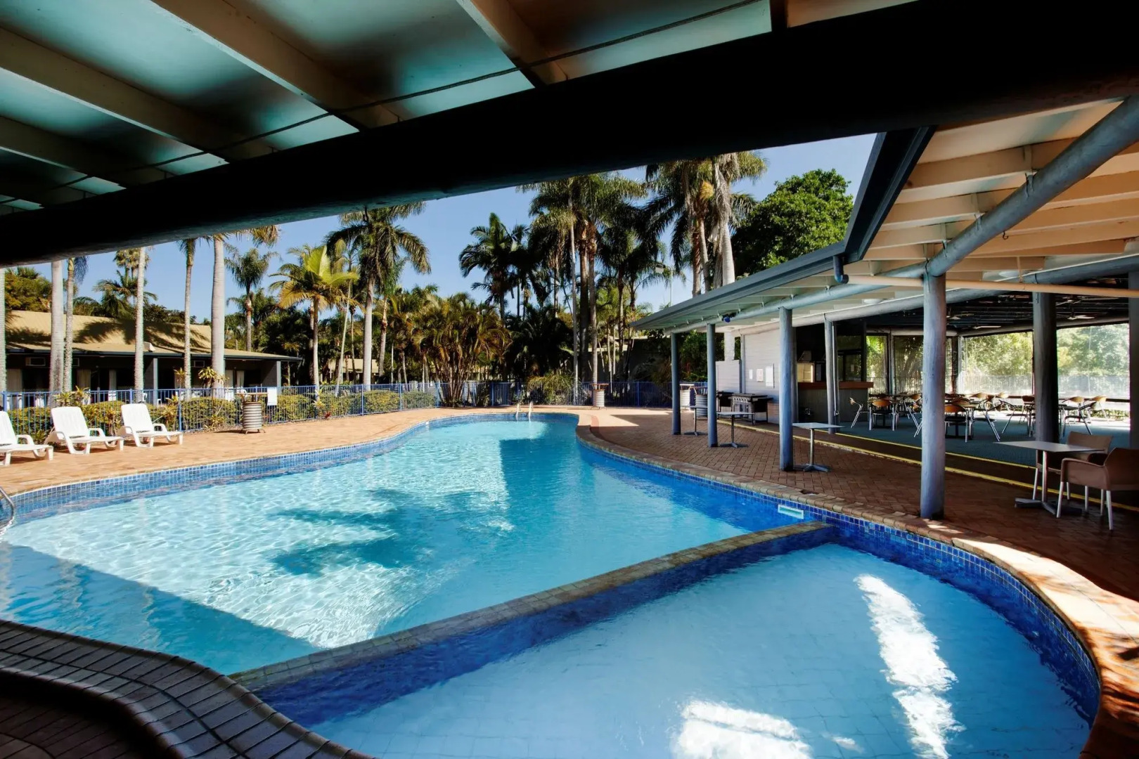 Nightcap at Kondari Resort