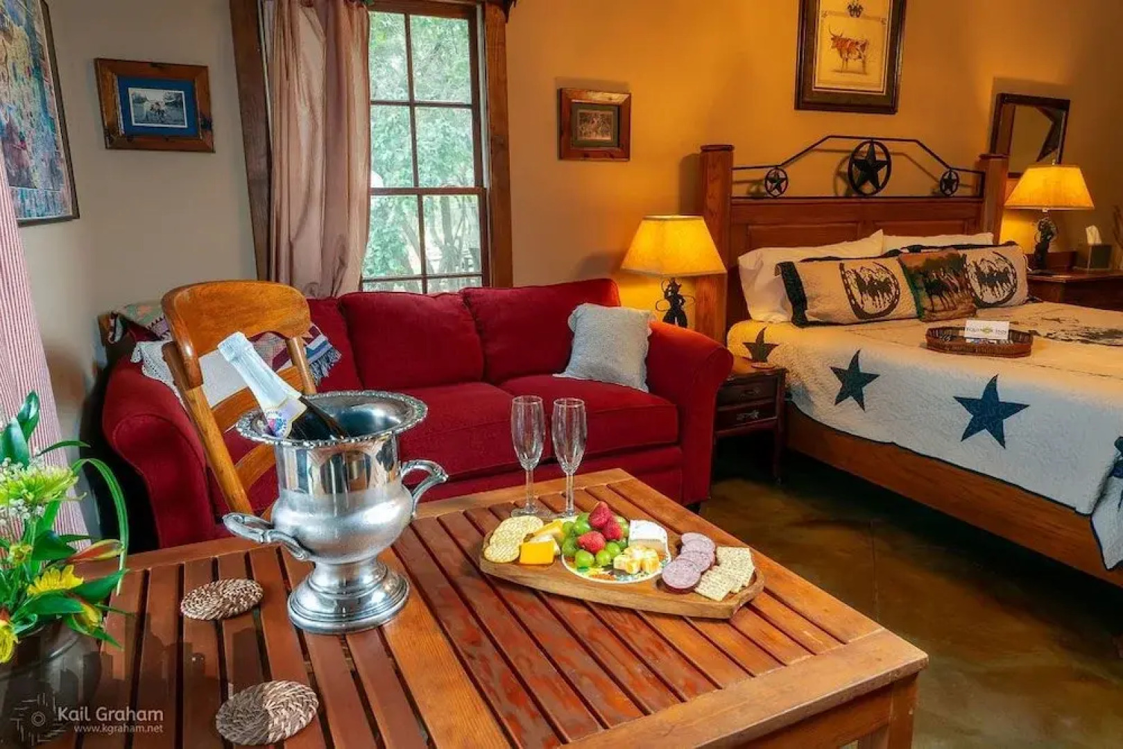 Equinox Inn at Canyon Lake