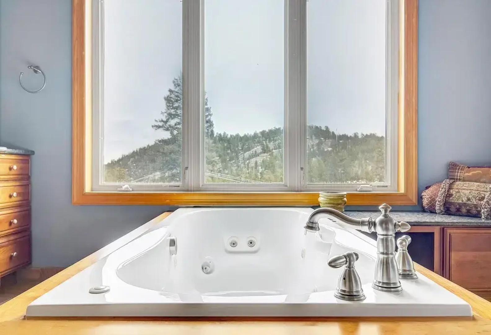 Secluded & Spacious Mountain Getaway