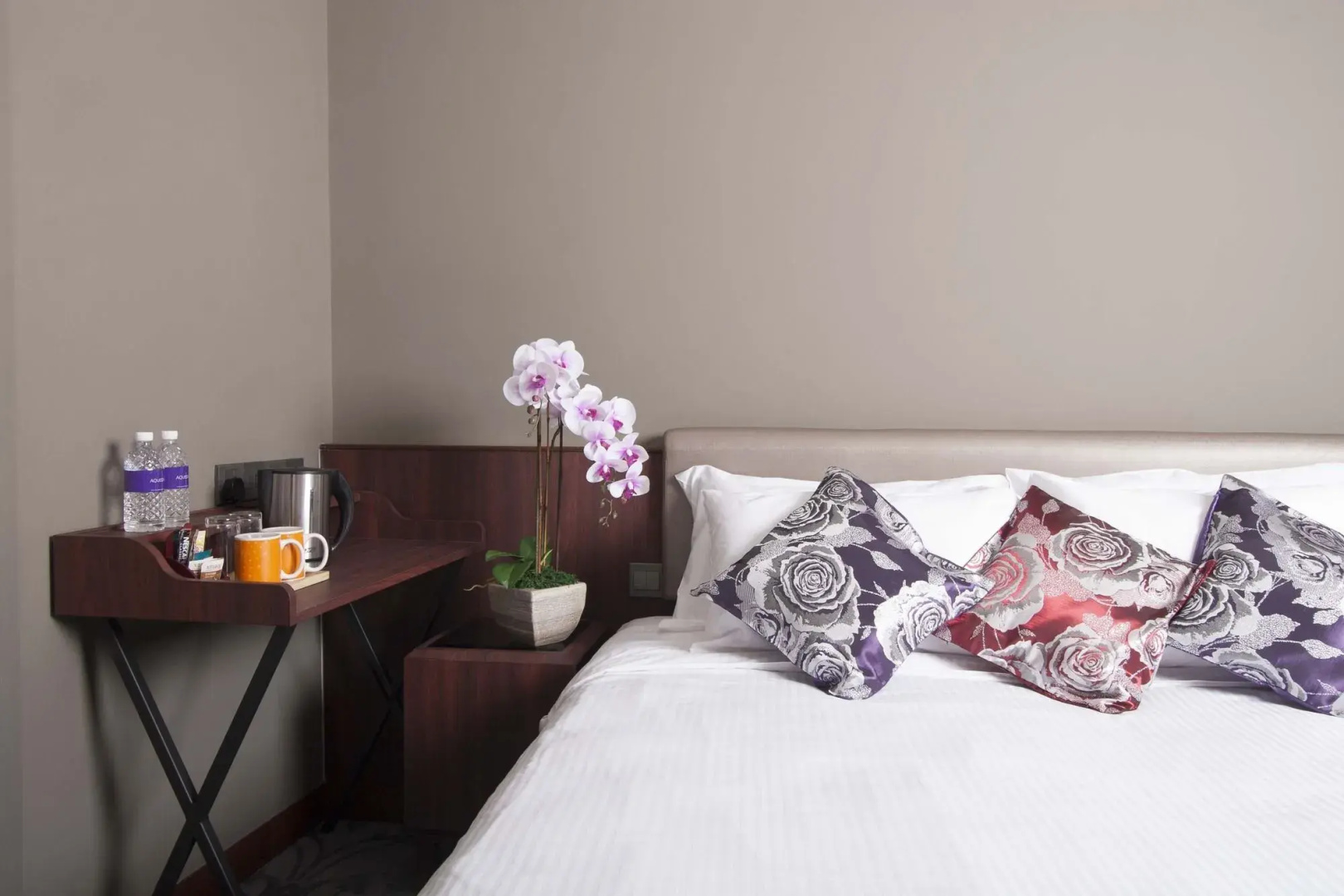 AM Hotel