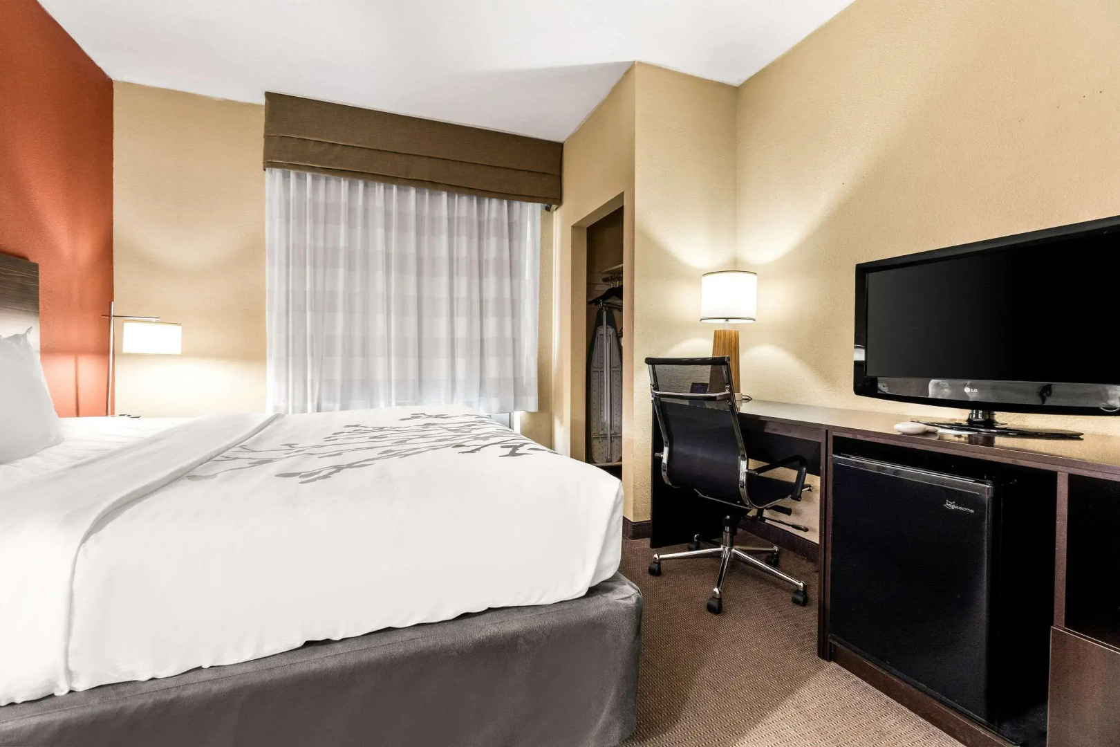 Sleep Inn & Suites Dyersburg I-155