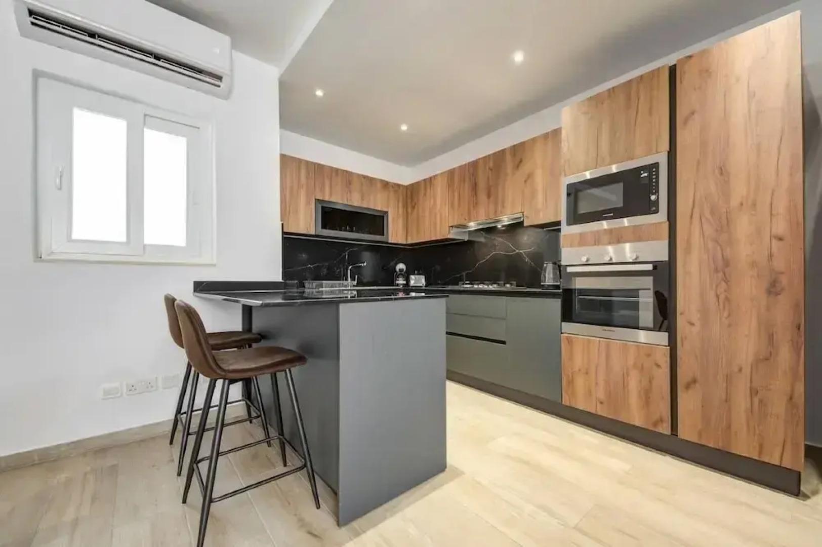 Beautiful 2 BDR Penthouse Near Valletta Sleeps 6