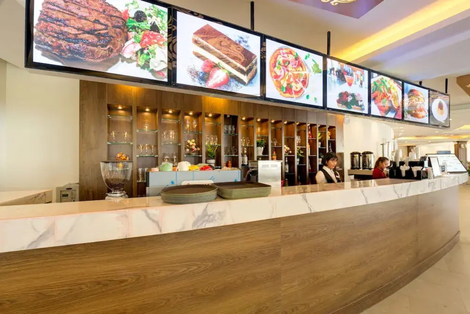 Heaven Gate Hotel O Quy Ho