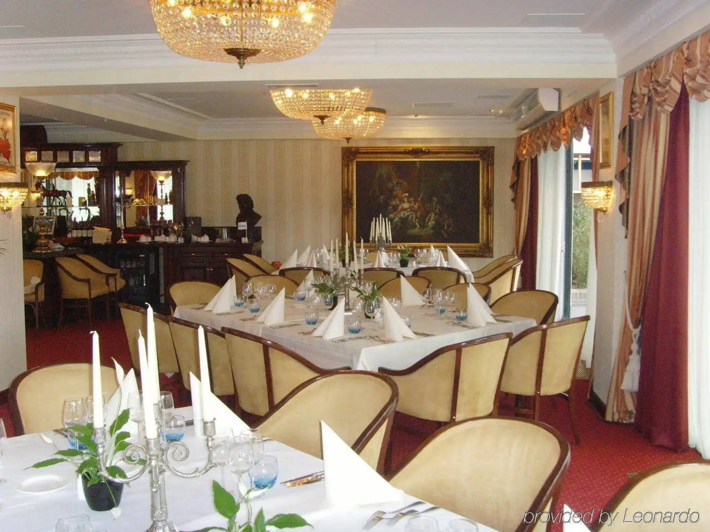 Fletcher Familiehotel De Hunzebergen