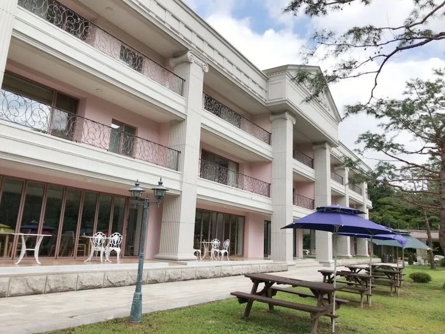 Lake Hills Songnisan Hotel