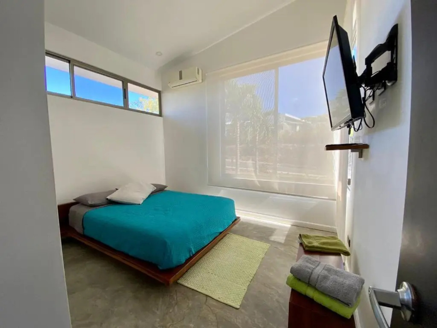 Marbella pool villa 2 bedrooms gated and security