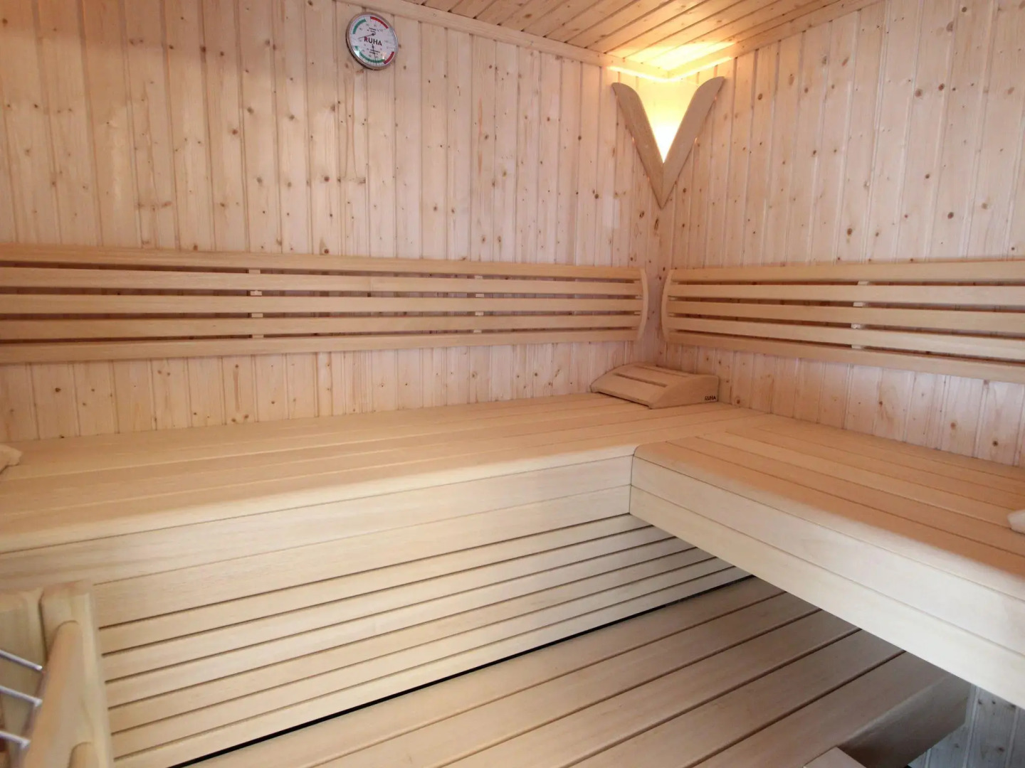 Premium Chalet With Sauna on a Sunny Slope