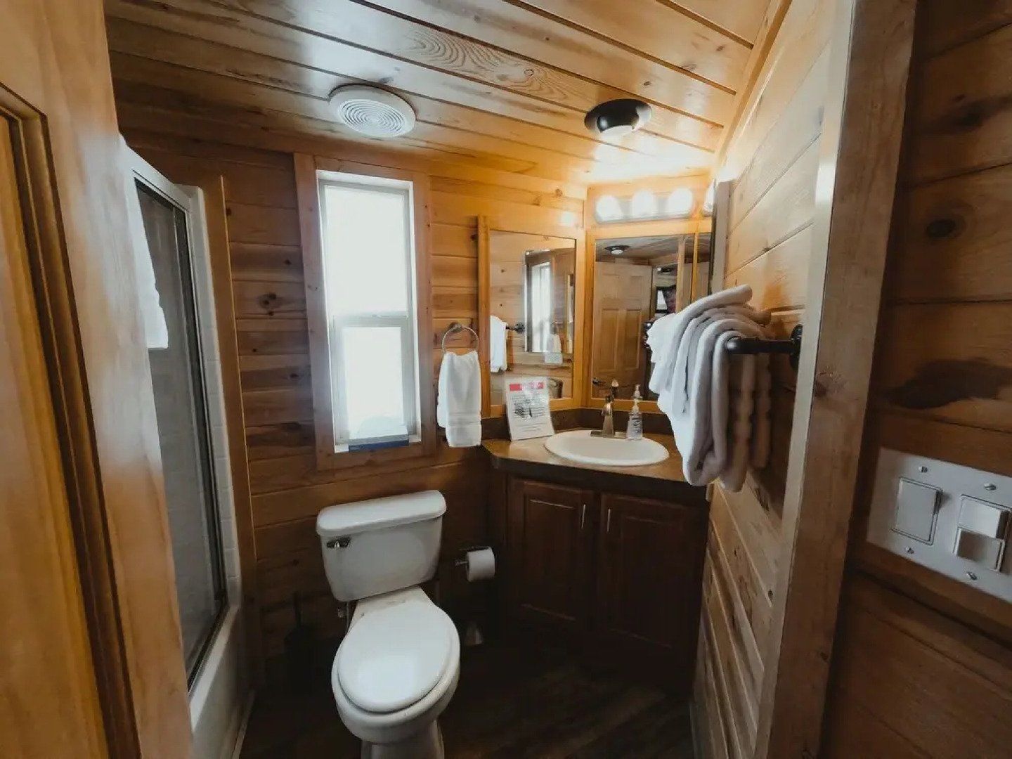 Ouray Riverside Resort - Inn & Cabins