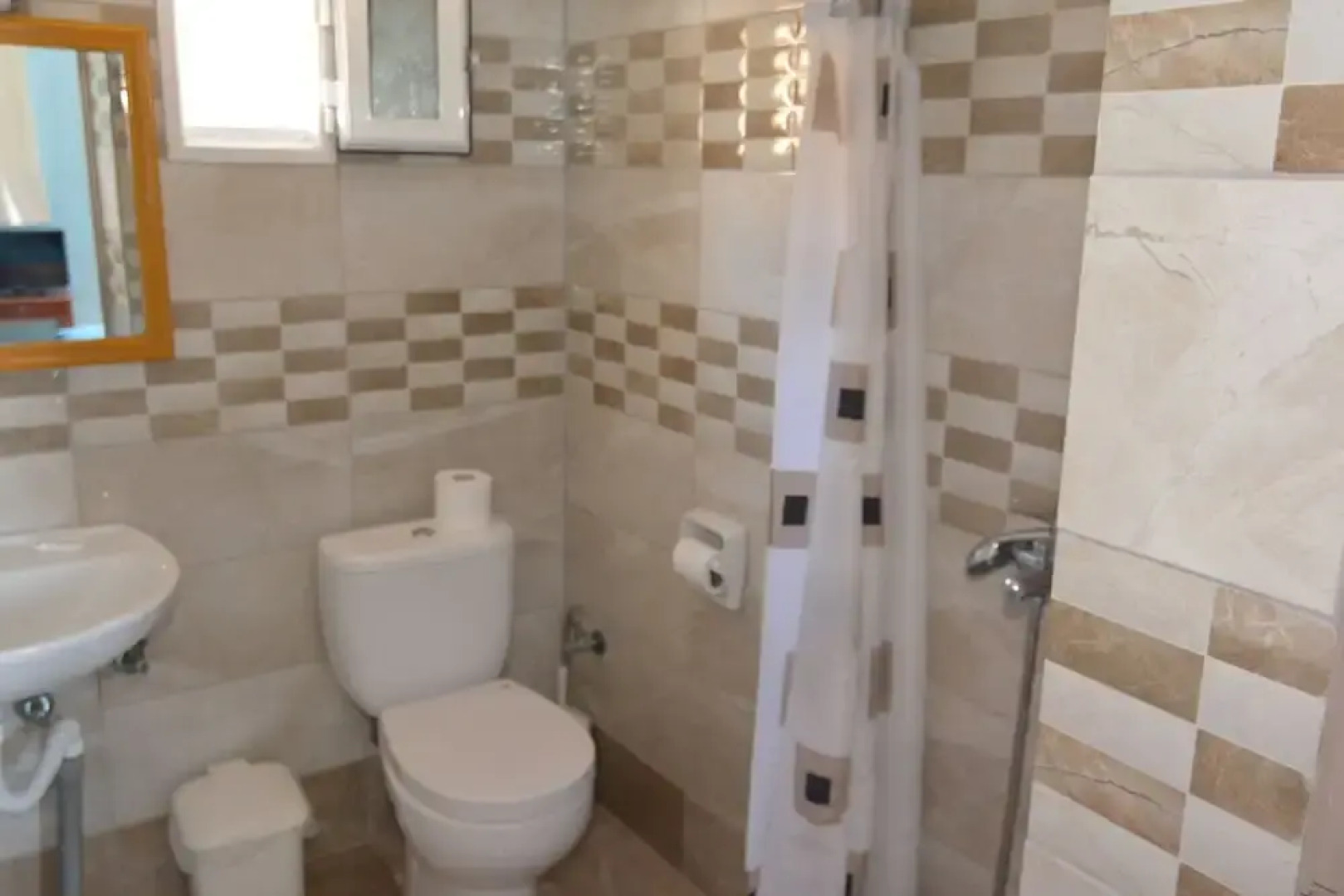 Zacharo Rooms Thirasia