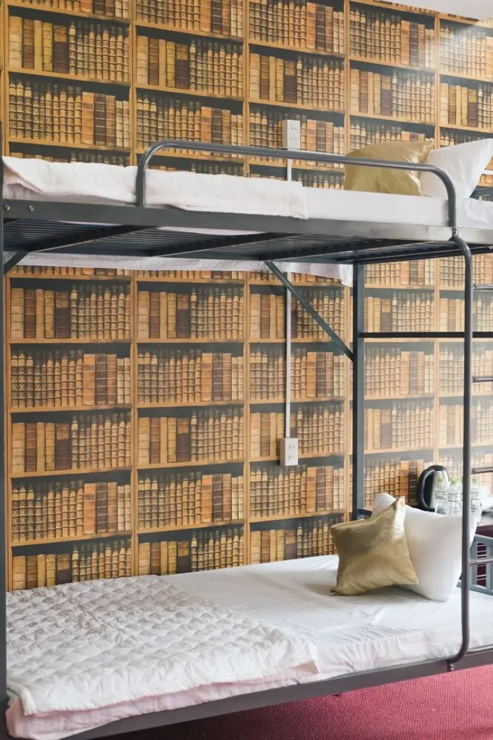 White Hotel - Hostel