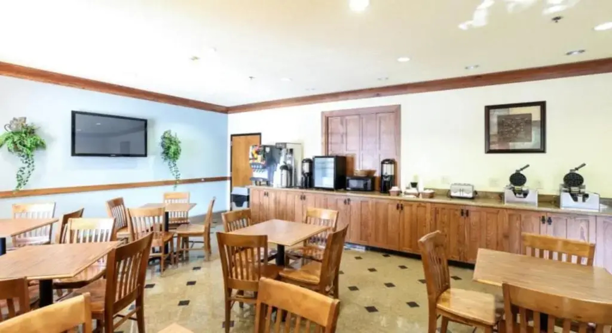 Mountain Inn & Suites Airport - Hendersonville