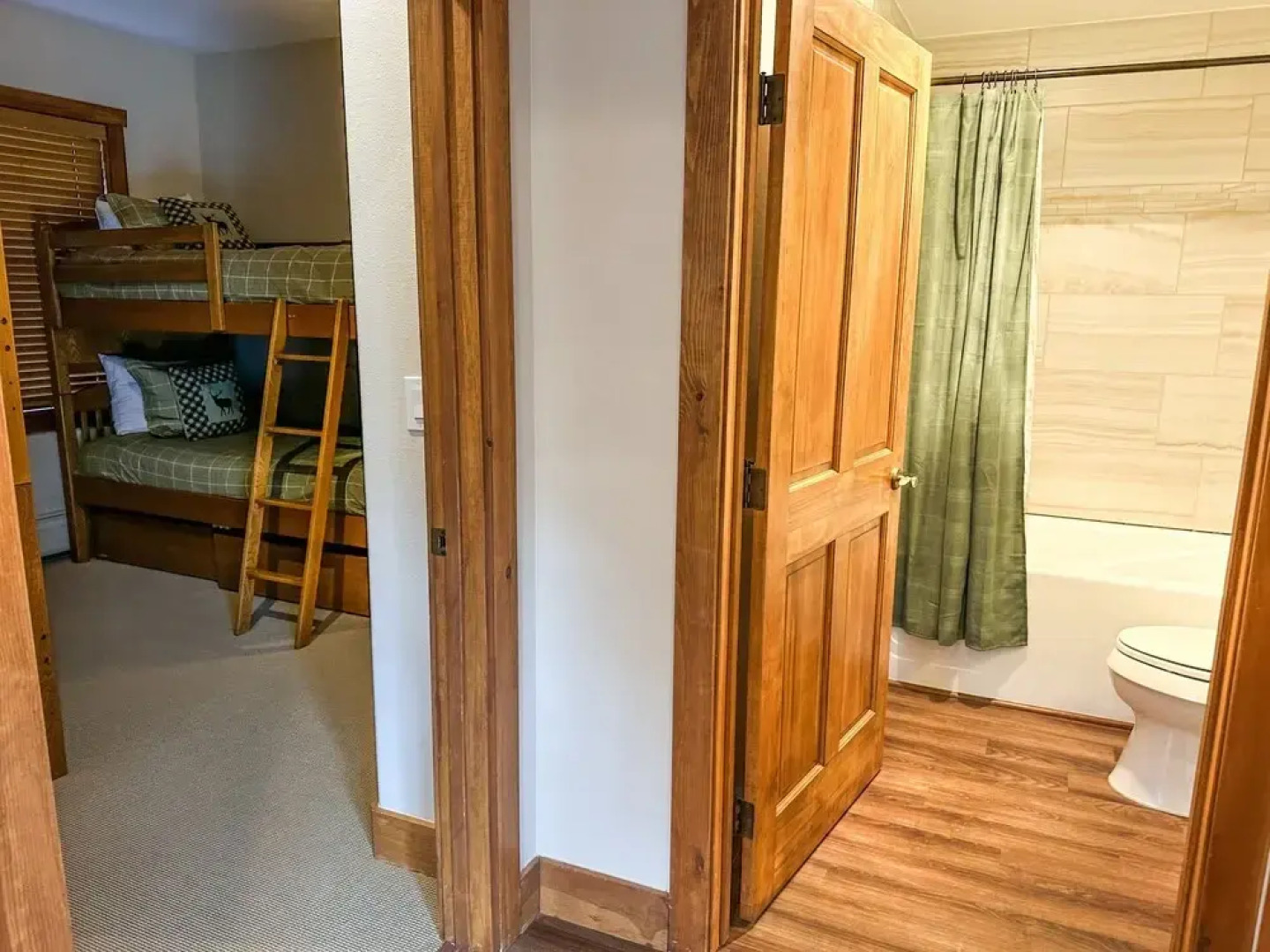 2348 Red Hawk Townhomes 3 Bedroom Condo by RedAwning