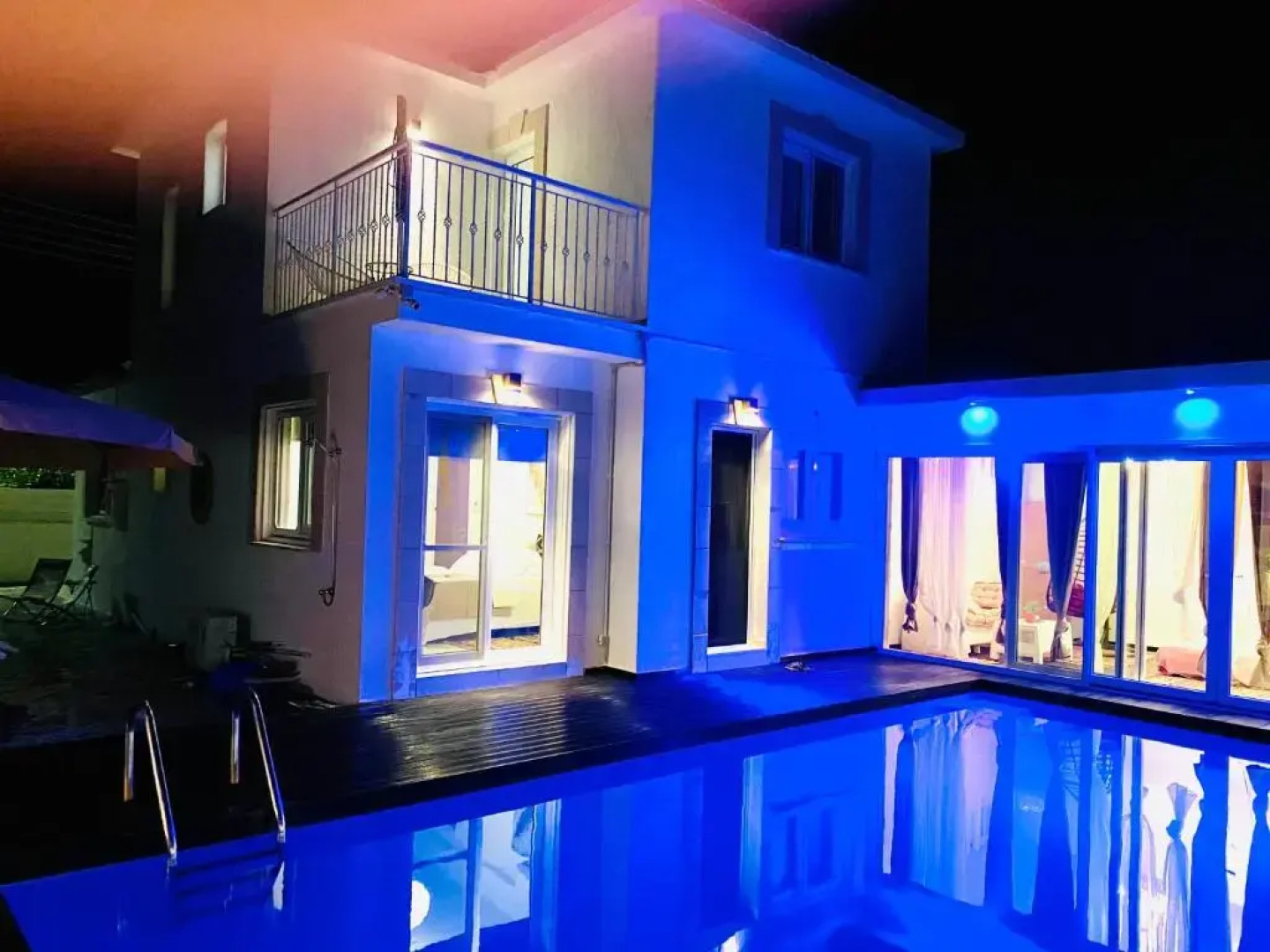 Exclusive Villa Larnaca - up to 8 sleeps - 2 min from BEACH - Big Private Pool