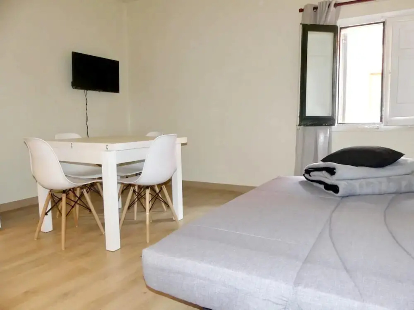 Apartment With one Bedroom in Vic, With Wifi - Near the Beach