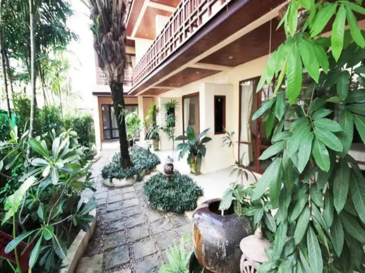 Summer Inn