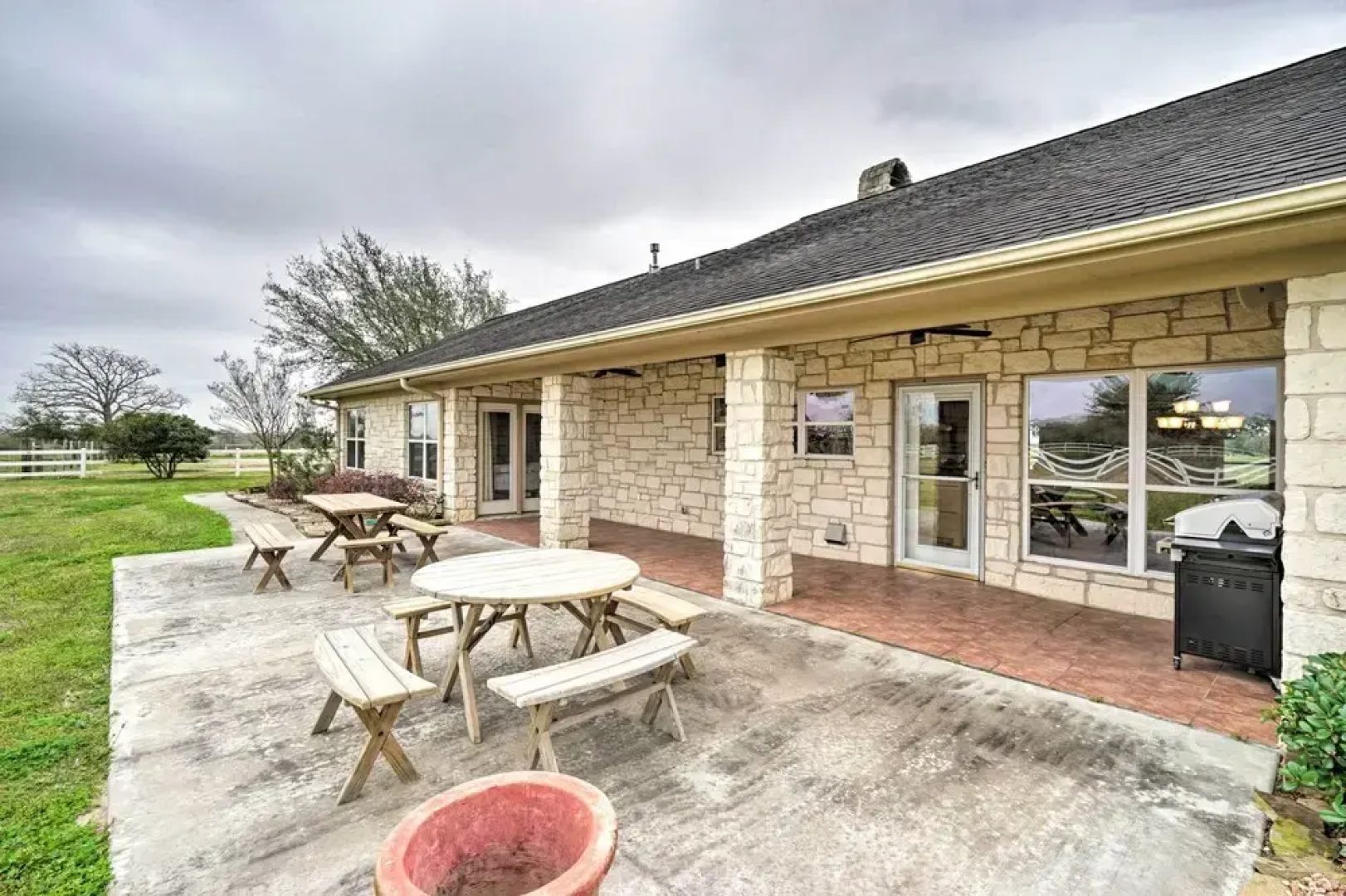 Pet-friendly Flatonia House w/ Patio & Gazebo!