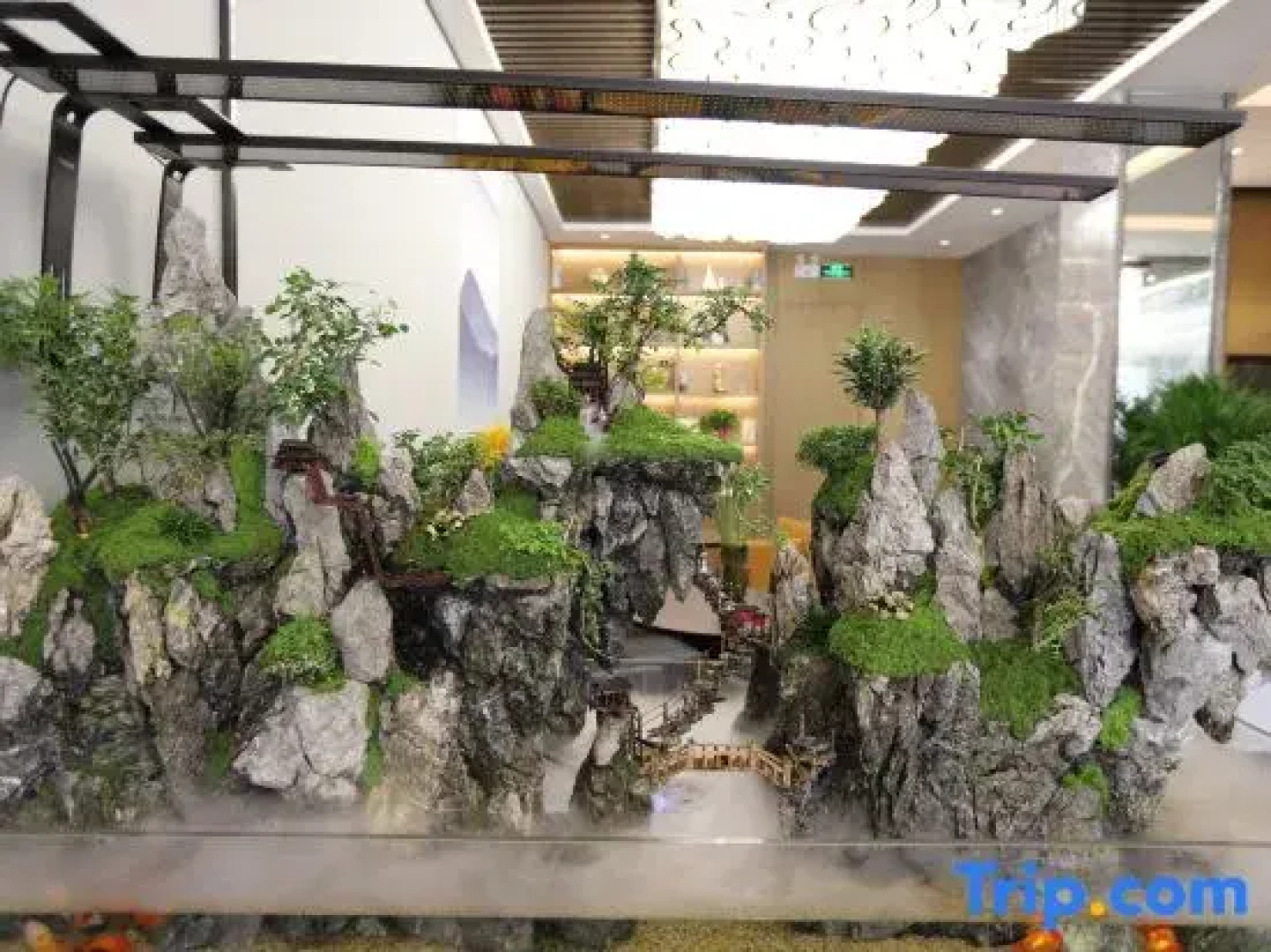 Tianzhuyuan Intelligent Hotel (Baiyin Jingtai People's Cultural Square Railway Station)