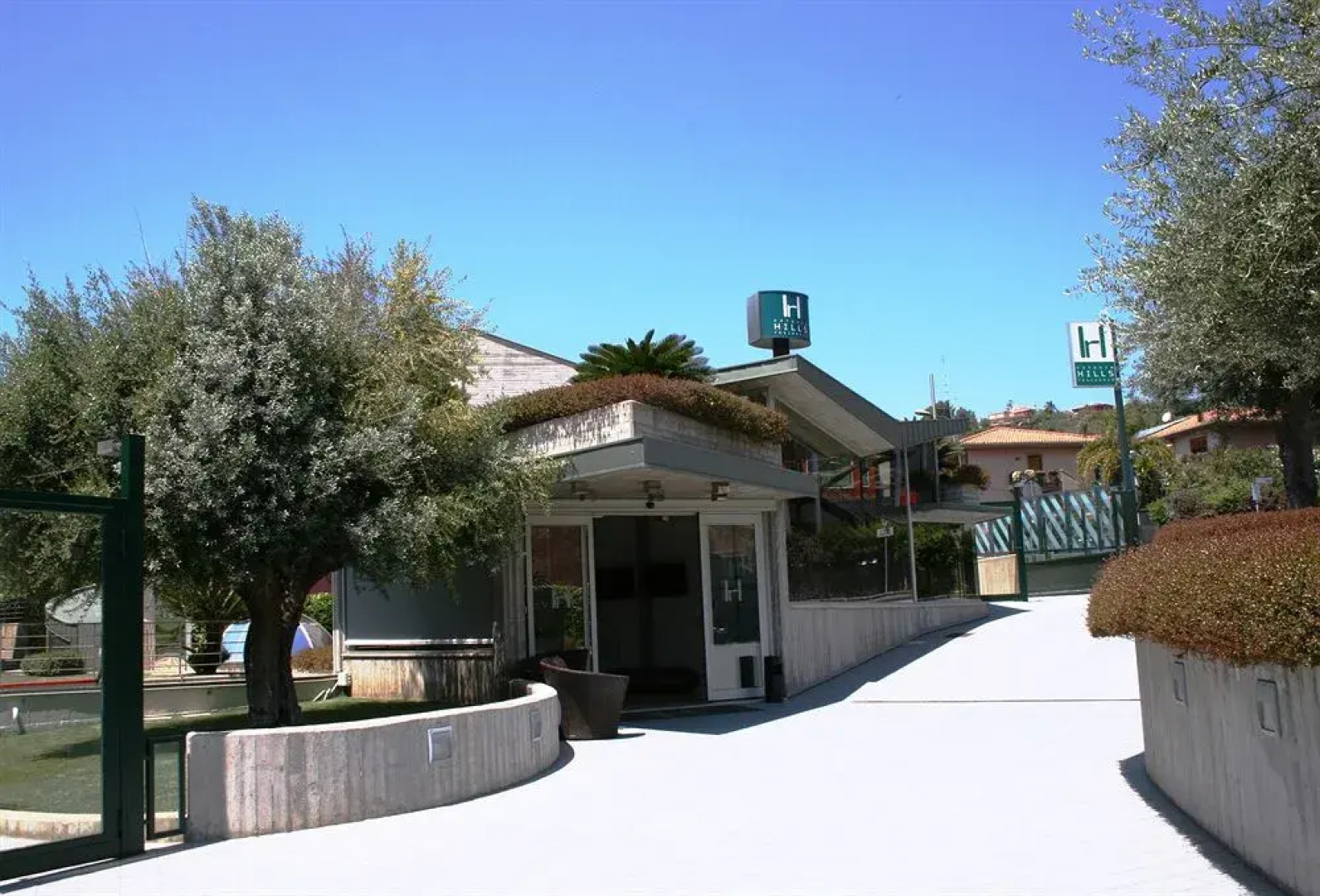 Catania Hills Residence Apartments & Suites