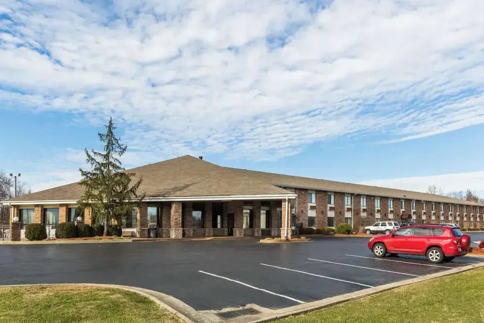 Baymont Inn & Suites Louisville South I 65