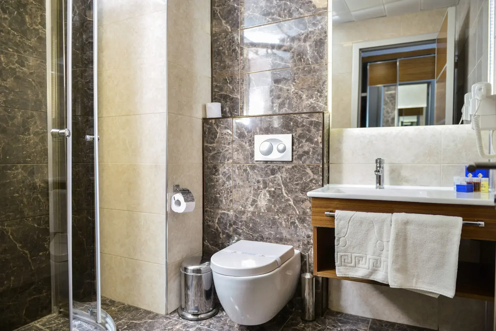 Hakcan Hotel