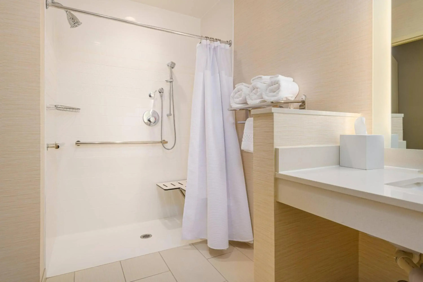 Fairfield Inn & Suites by Marriott Raleigh Cary