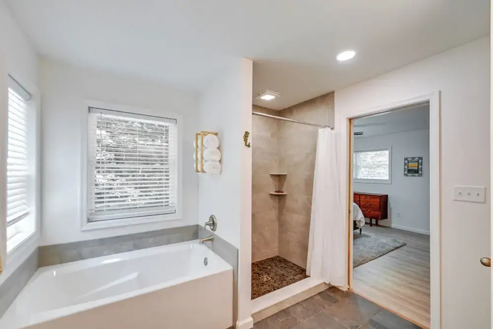 Coastal Comfort: Rehoboth Beach Getaway w/ Porch!