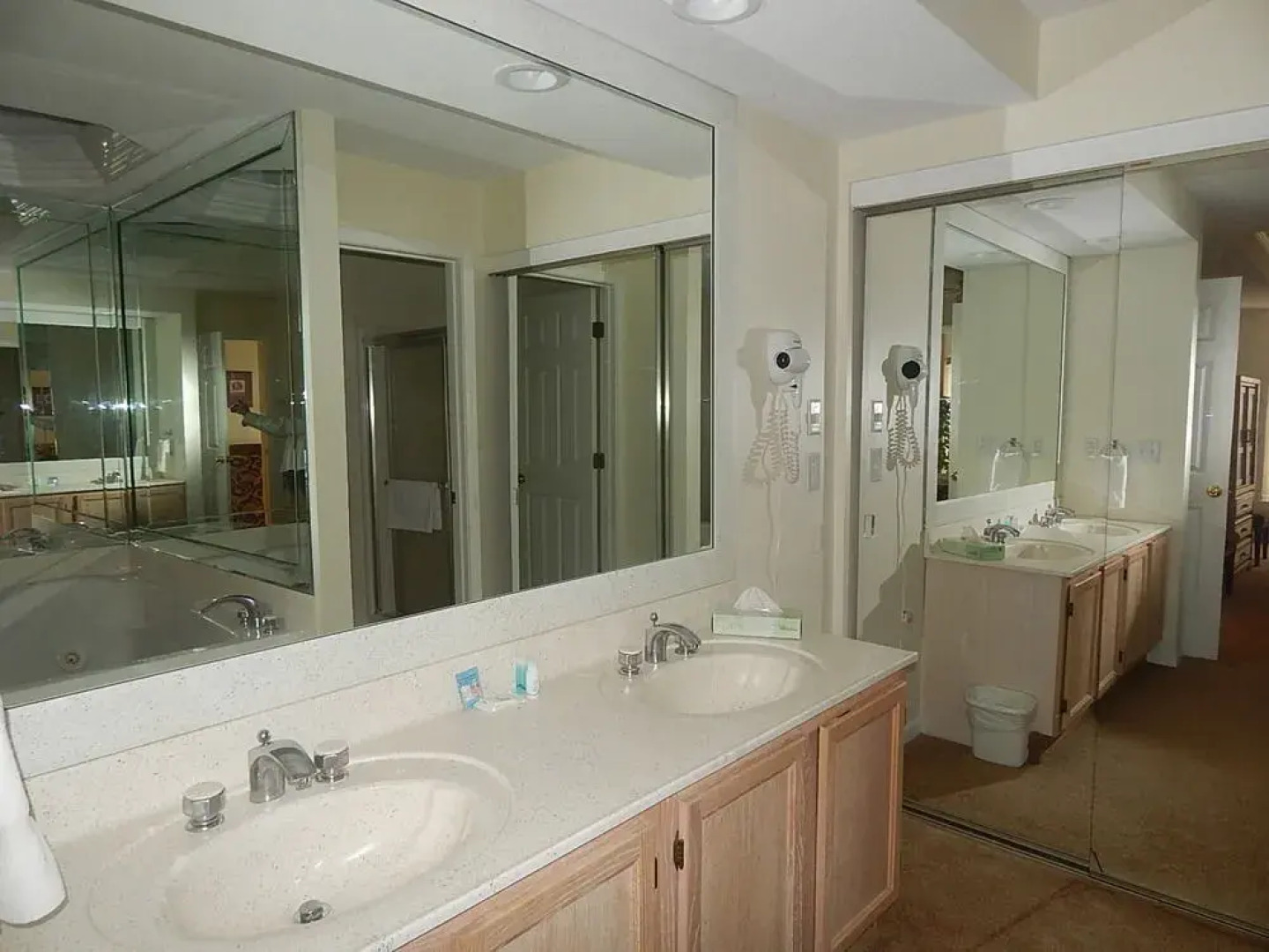 Four Seasons Racquet Club Condominiums