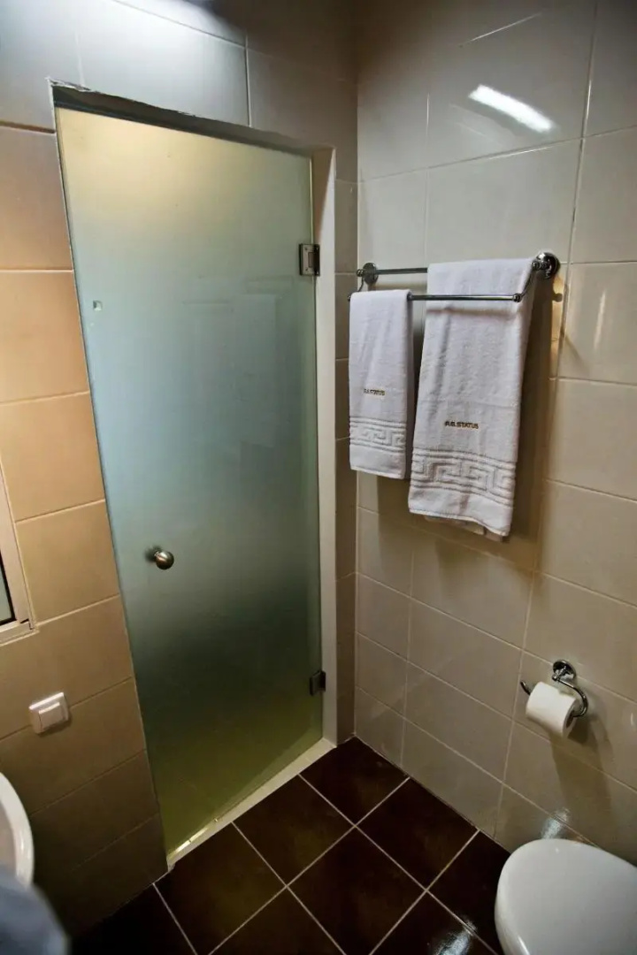 RG Status Hotel