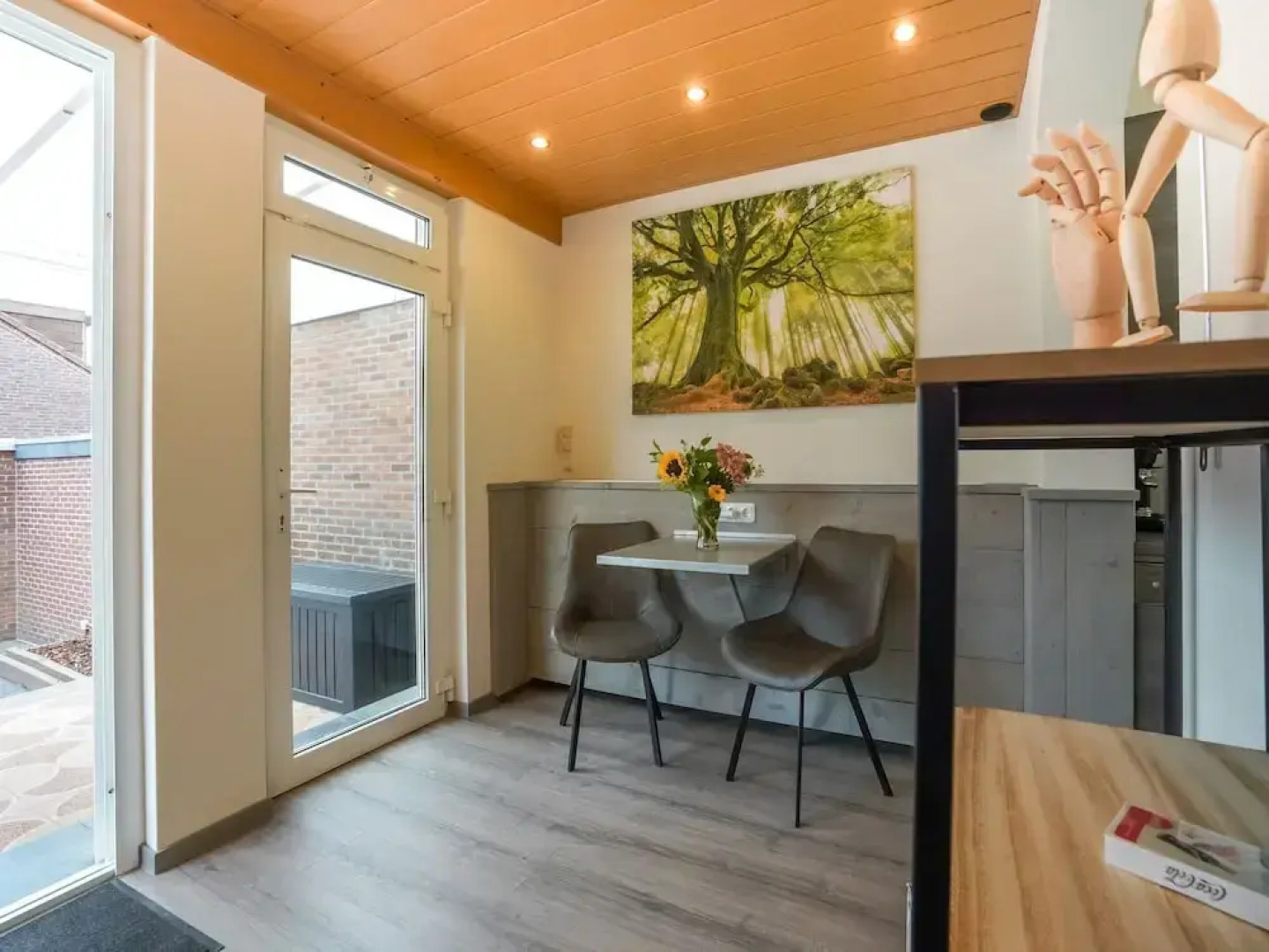 Stay With Garden, Limburg