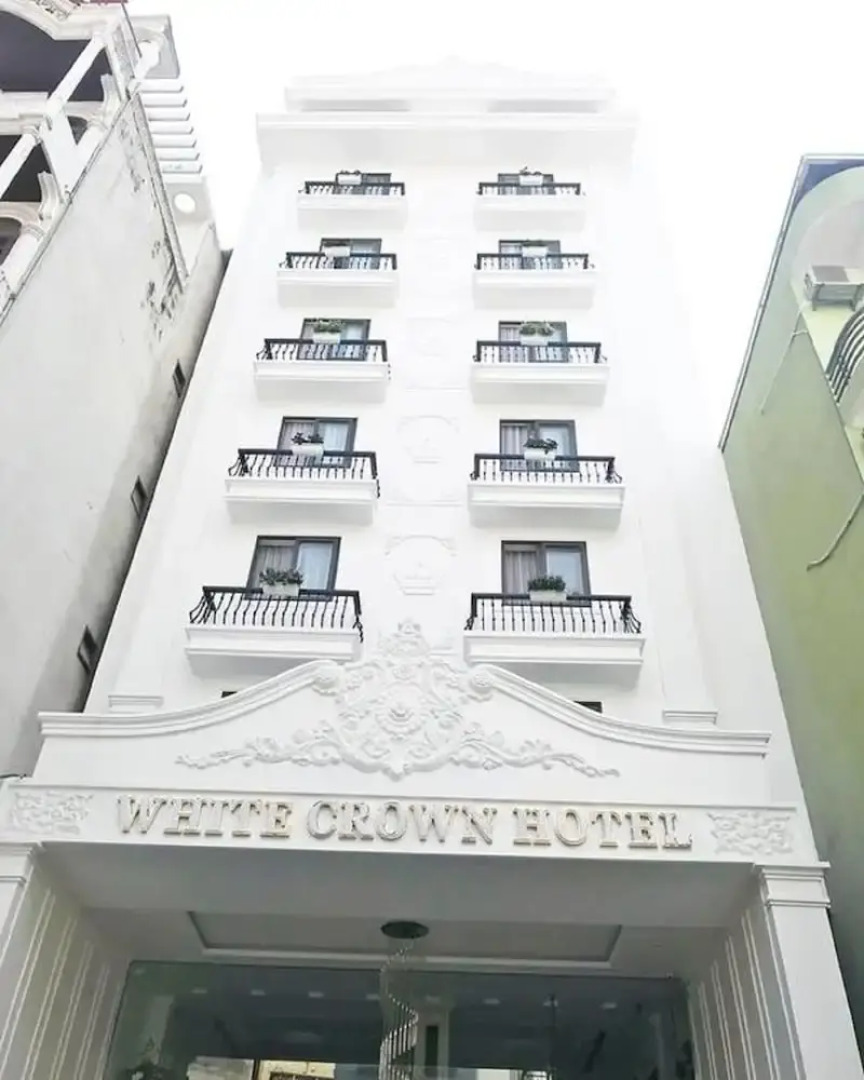 White Crown Hotel