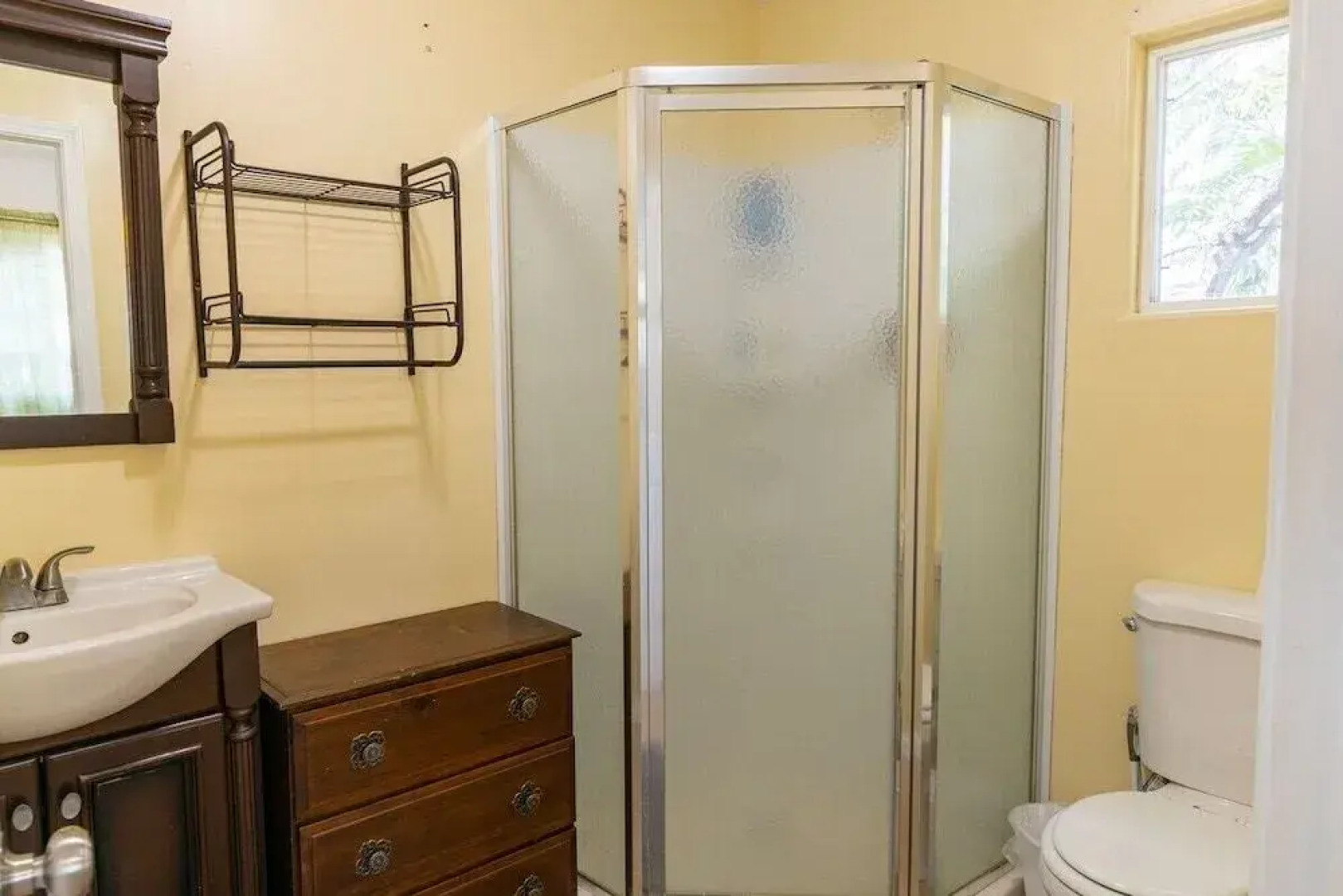 Bright Studio in Concord, Near Bart