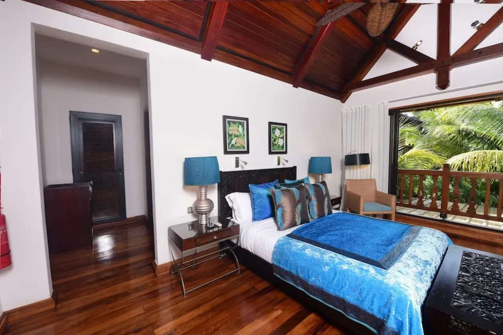 Sankhara Beachfront Villas