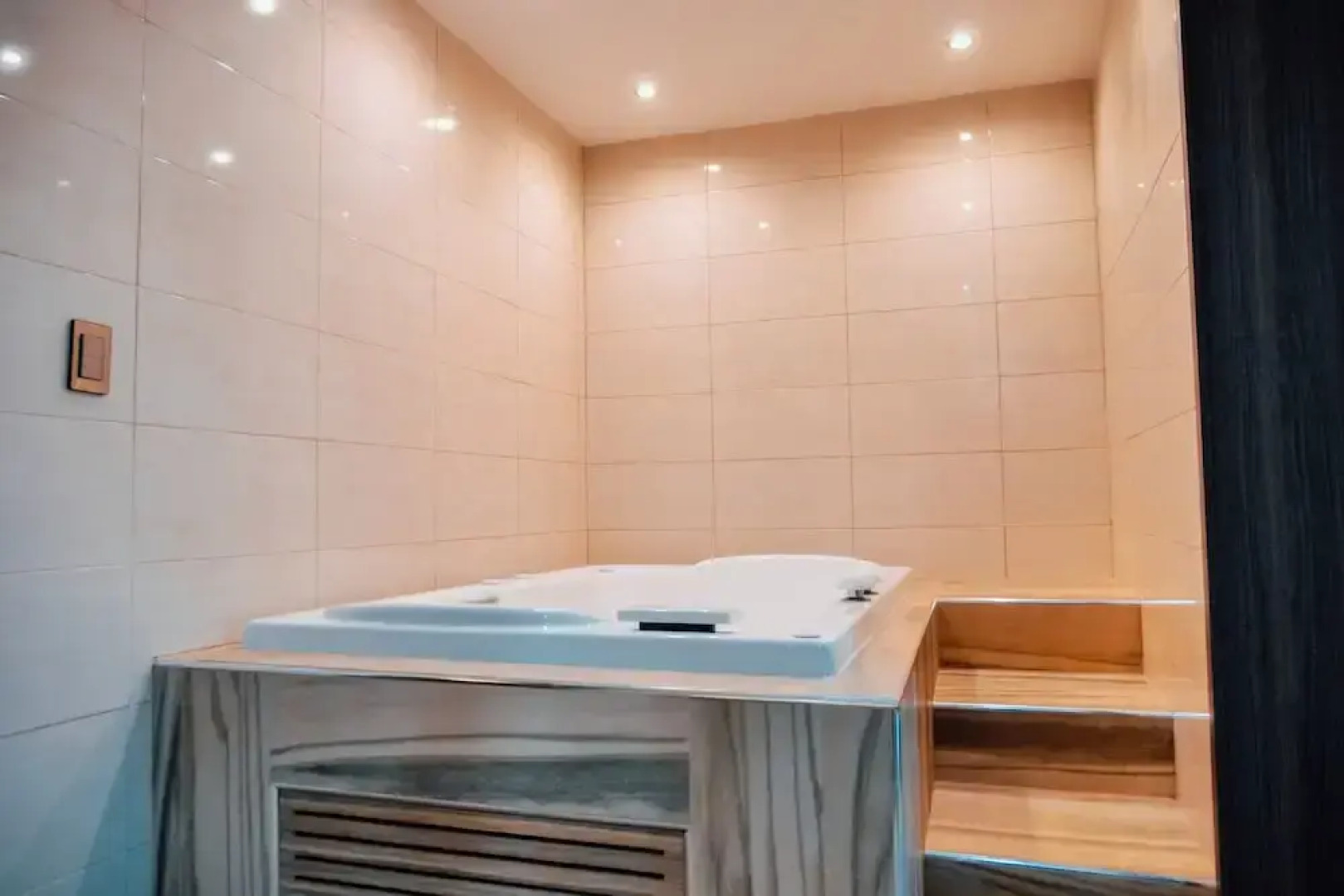 Kavia Meoqui Hotel & Suites