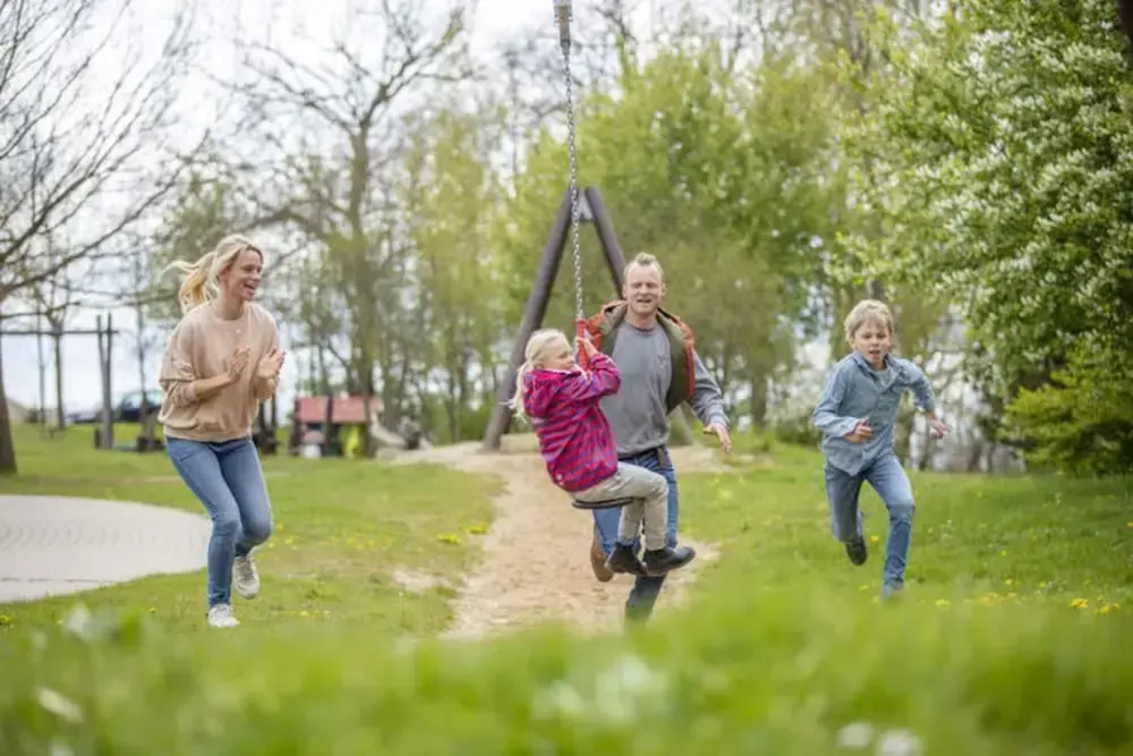 Wohnung in Gtshren Lebbin mit Garten