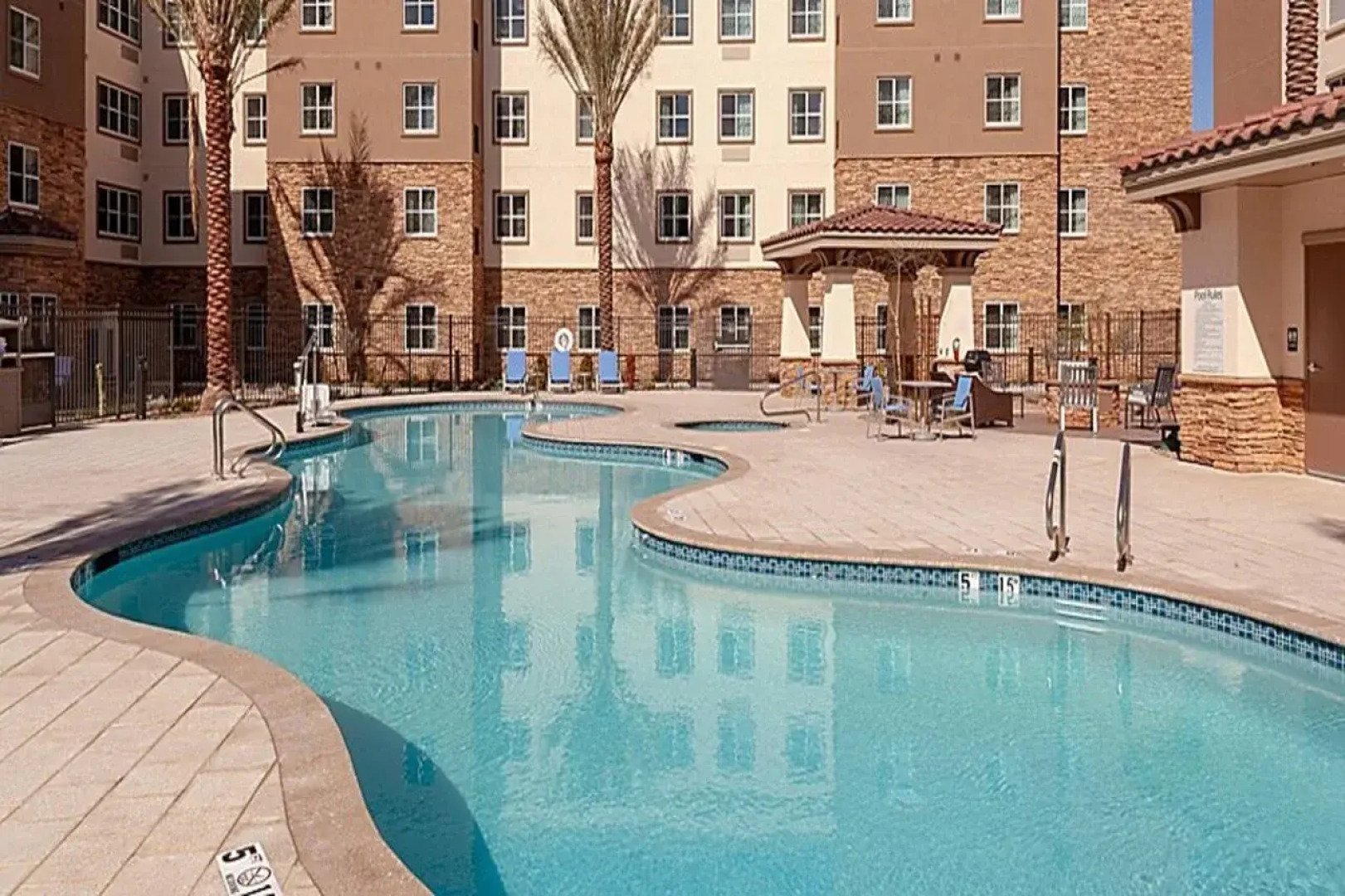 Holiday Inn Express & Suites Phoenix East - Gilbert by IHG