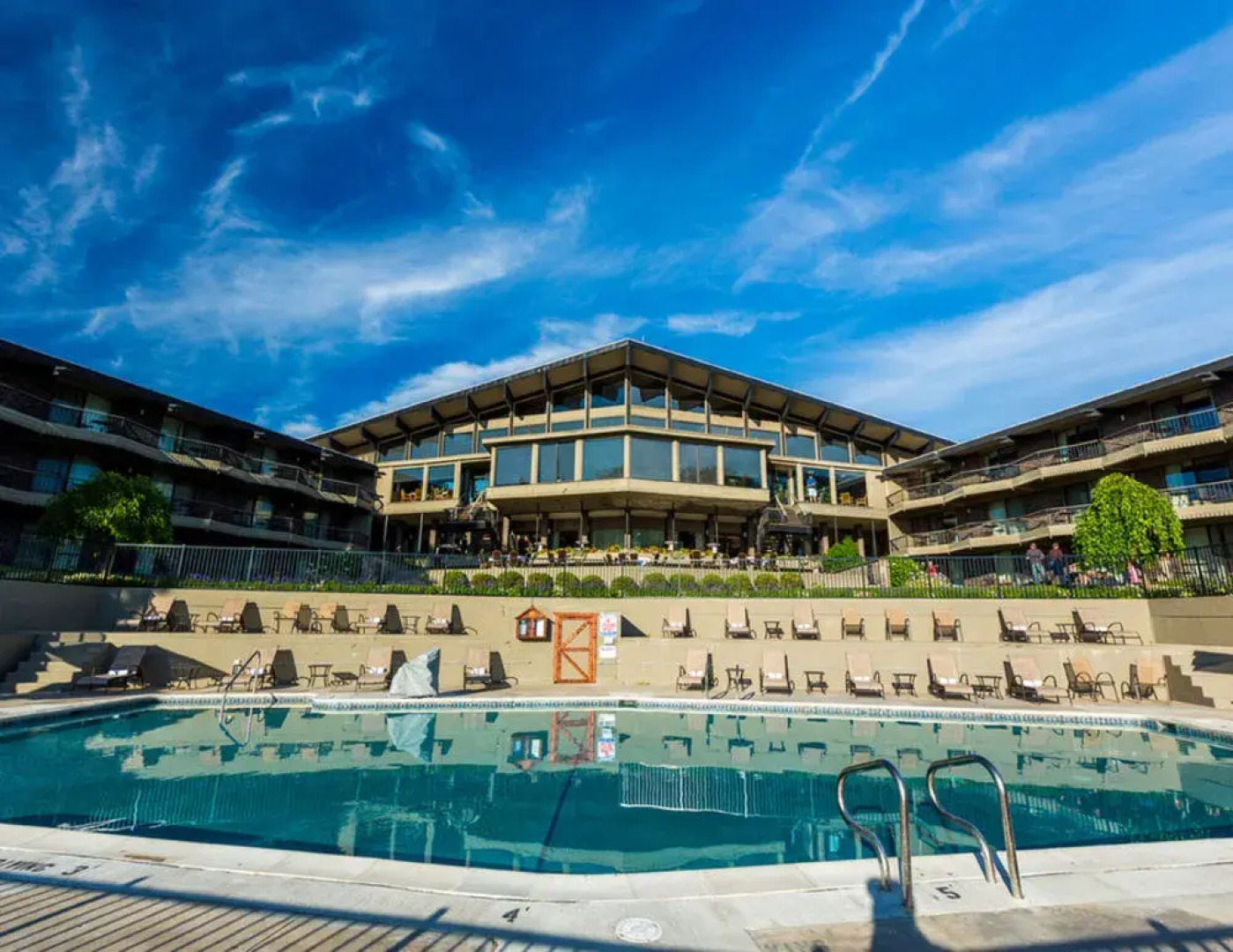 The Lakeview Hotel, Shanty Creek Resort