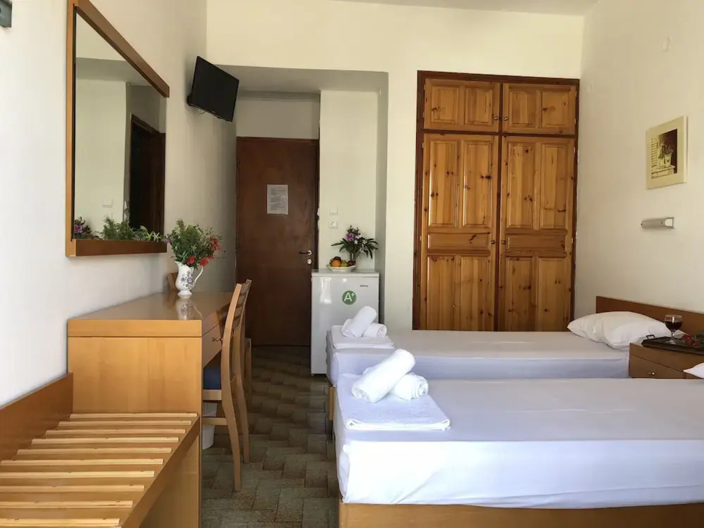 Main Guest House Skiathos