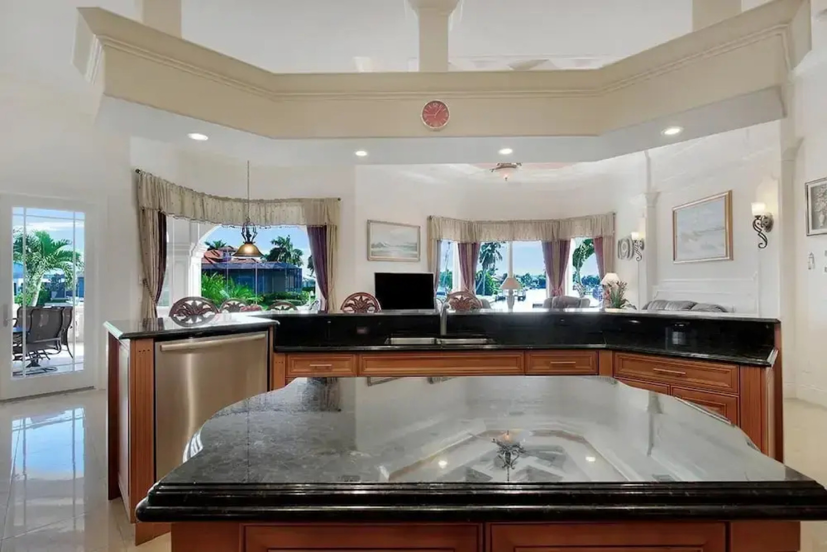 SPIN509 4 Bedroom Holiday Home by Marco Naples Vacation Homes