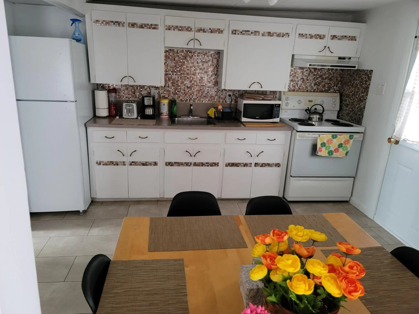 Vibrant apartment in the heart of the town