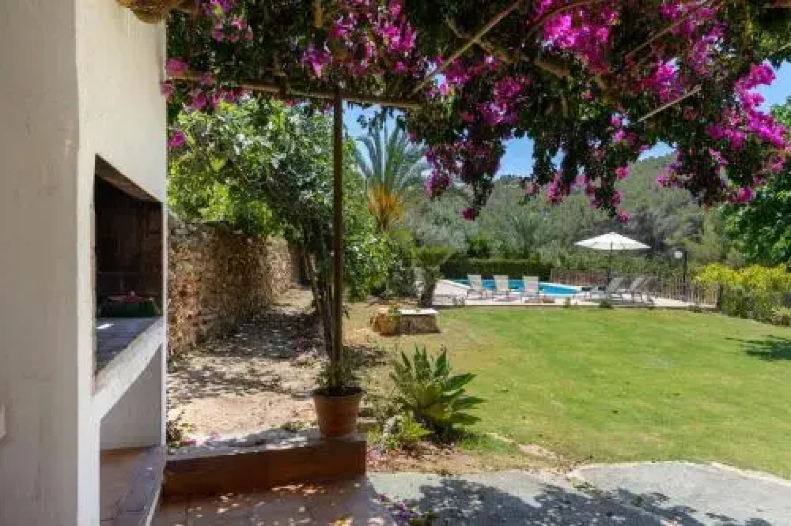Charming Villa in Benirras with Jacuzzi