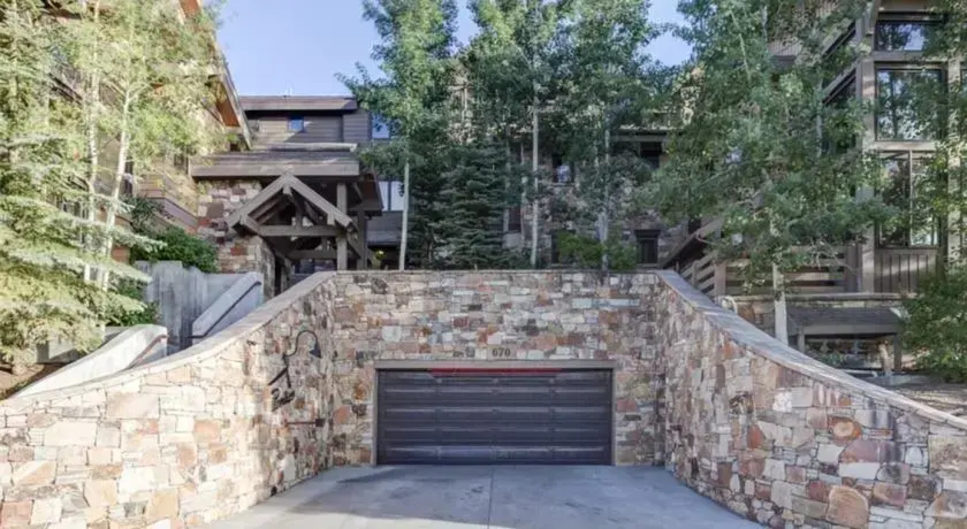 RedAwning Portico #14