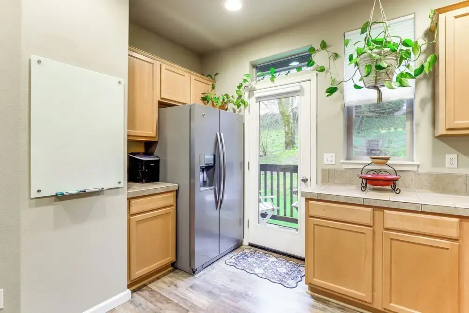 Walk to Mcmenamins Edgefield: Inviting Townhome!